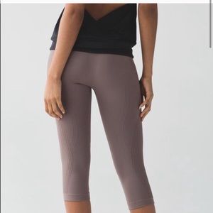 NWOT Lululemon Flow and Go Crop size 4